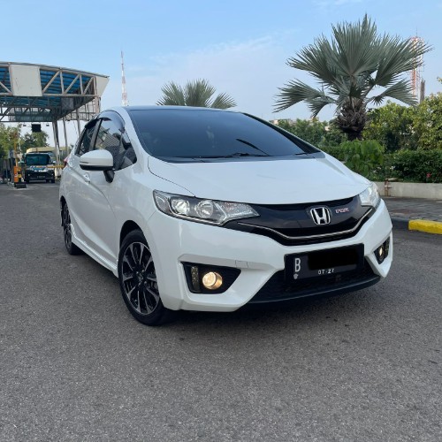 Focus Motor Group HondaJazzRS15ATGK52017TVFloatingMaticPutih